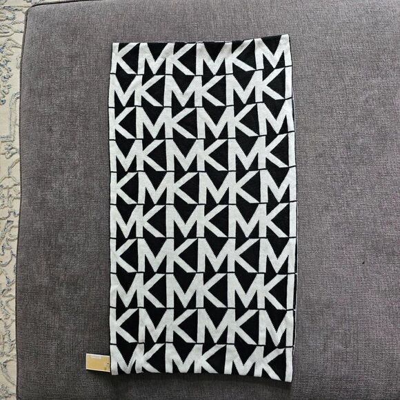 Michael Kors Women's Black & White Repeated MK Logo Knit Scarf - Picture 3 of 7